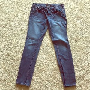 Delia’s Taylor skinny jeans